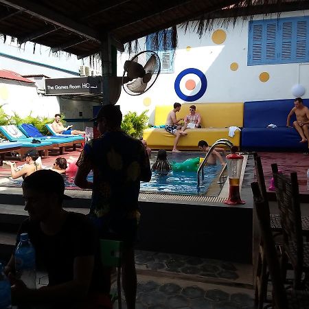 The Living Quarters Hostel 543 Siem Reap Bagian luar foto