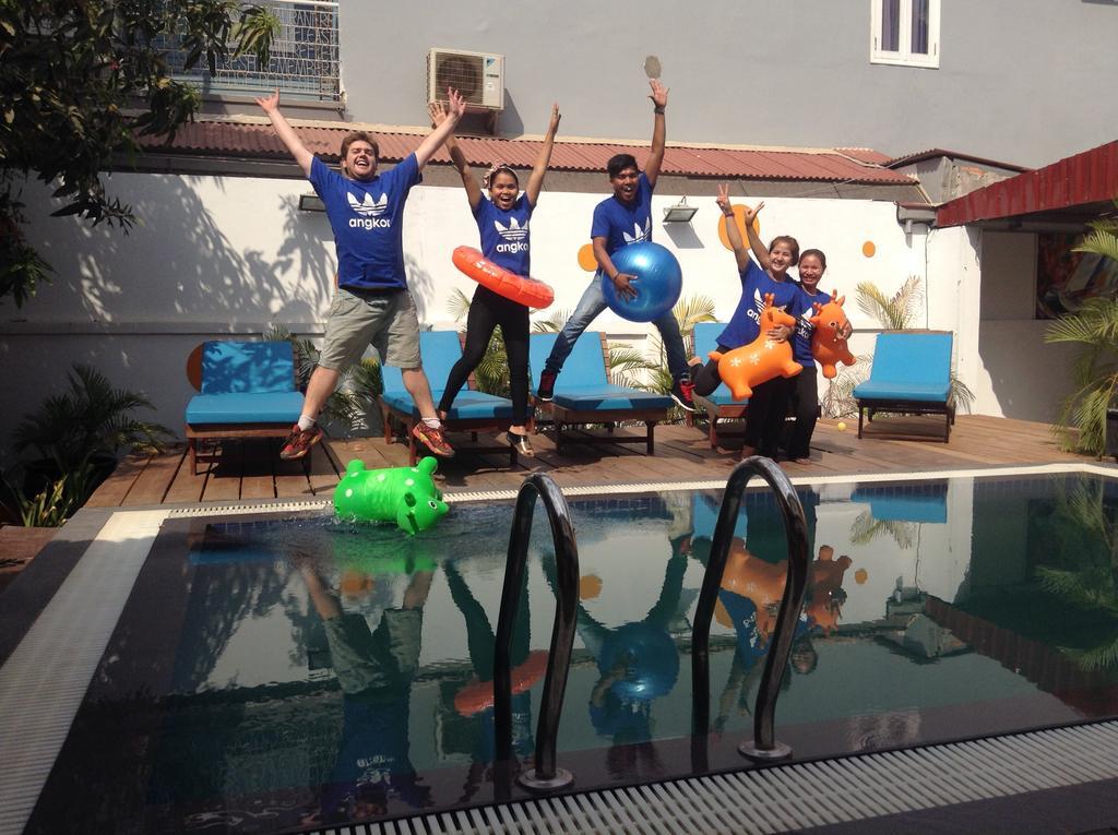 The Living Quarters Hostel 543 Siem Reap Bagian luar foto