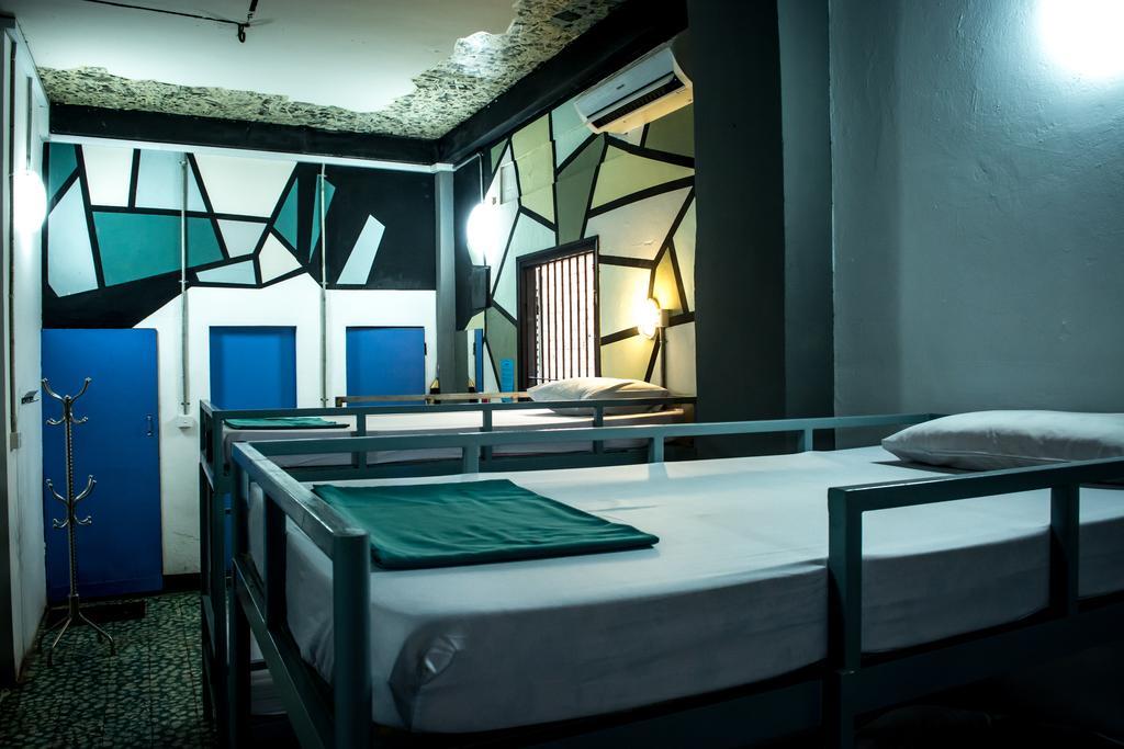The Living Quarters Hostel 543 Siem Reap Bagian luar foto