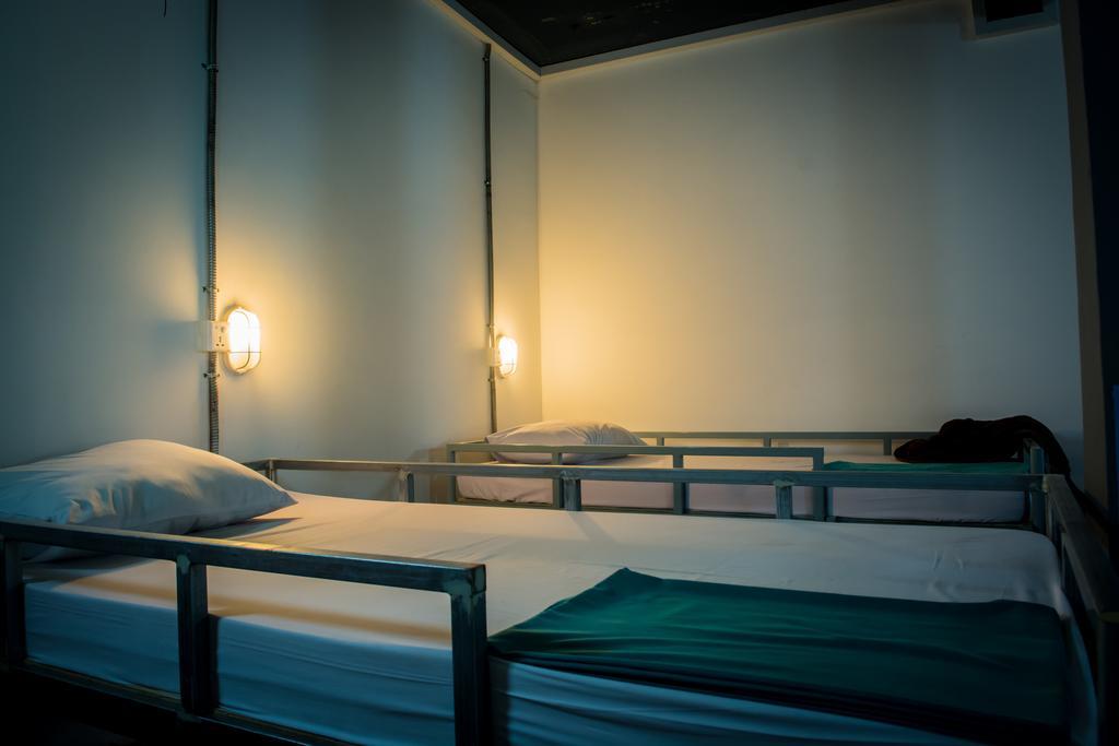 The Living Quarters Hostel 543 Siem Reap Bagian luar foto