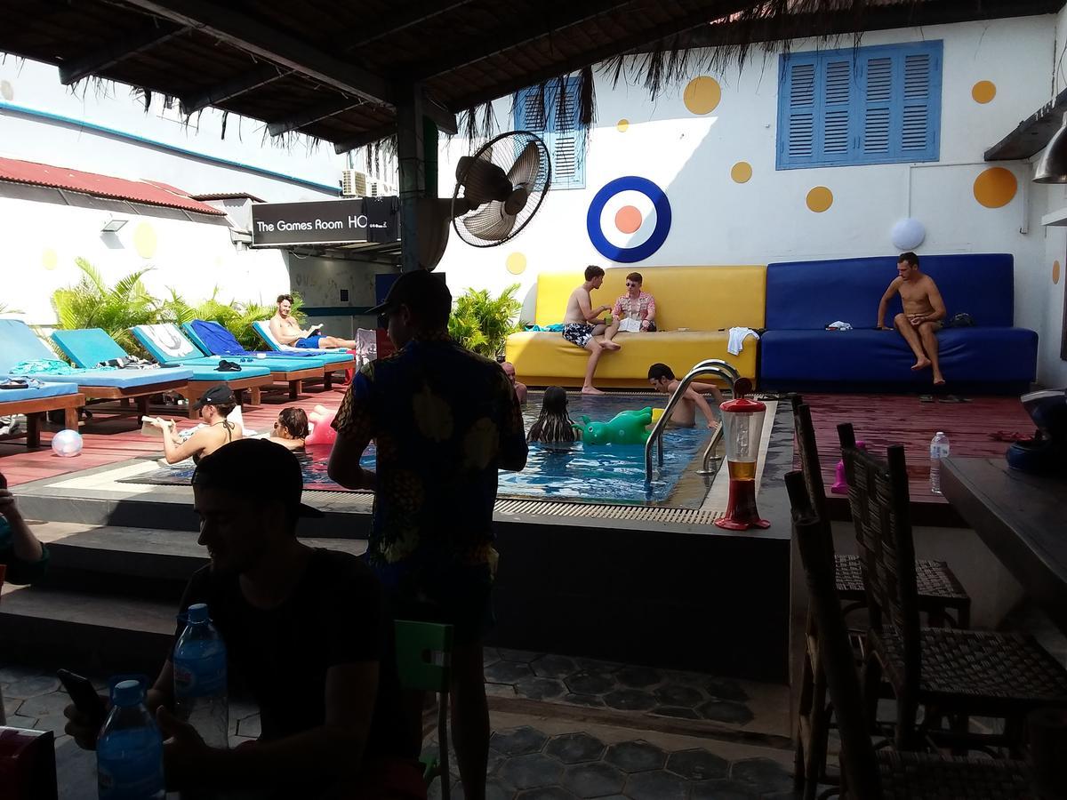 The Living Quarters Hostel 543 Siem Reap Bagian luar foto
