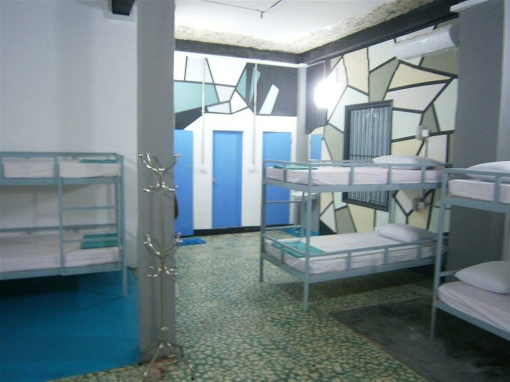 The Living Quarters Hostel 543 Siem Reap Bagian luar foto