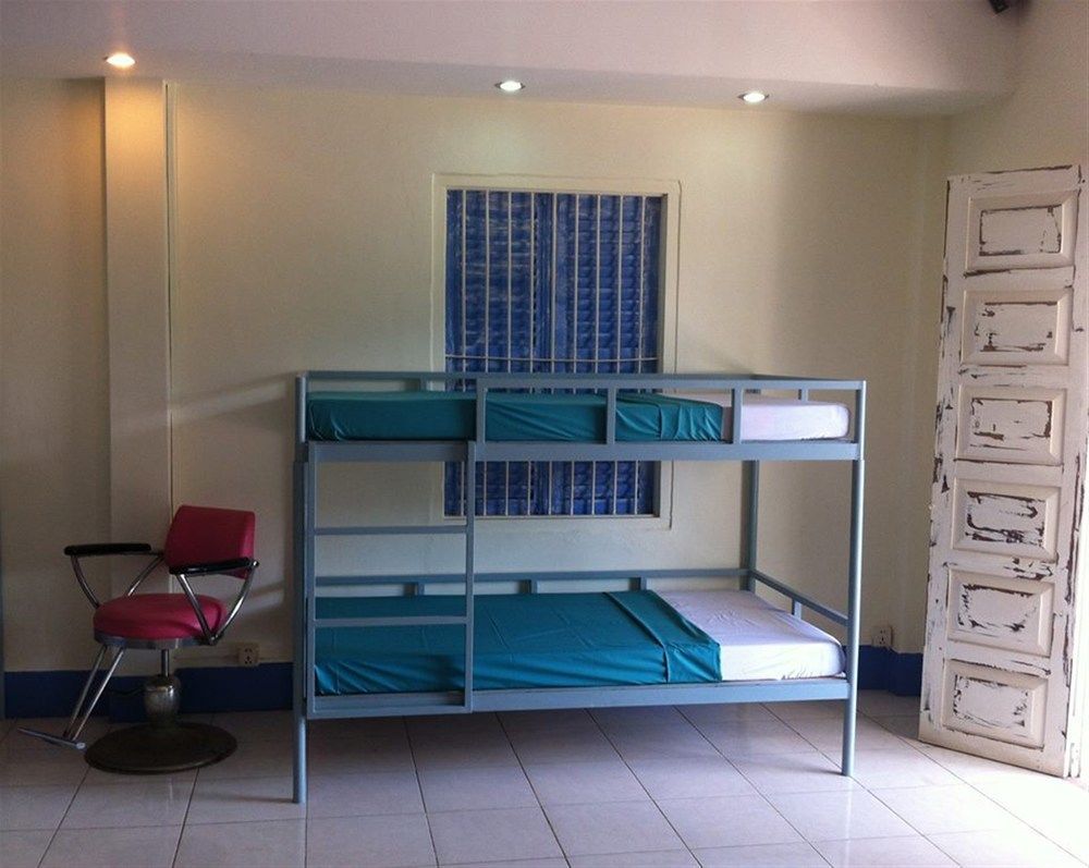 The Living Quarters Hostel 543 Siem Reap Bagian luar foto